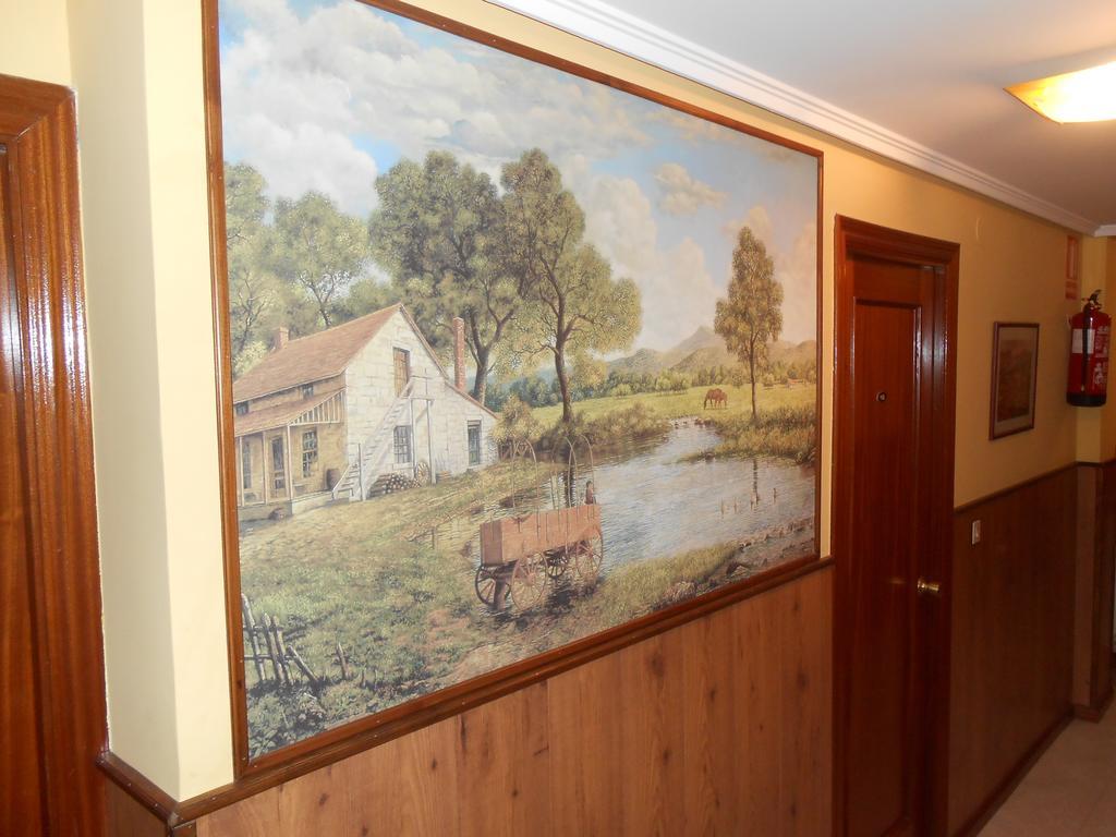 Hostal Restaurante El Abuelo Trobajo Del Camino Zewnętrze zdjęcie