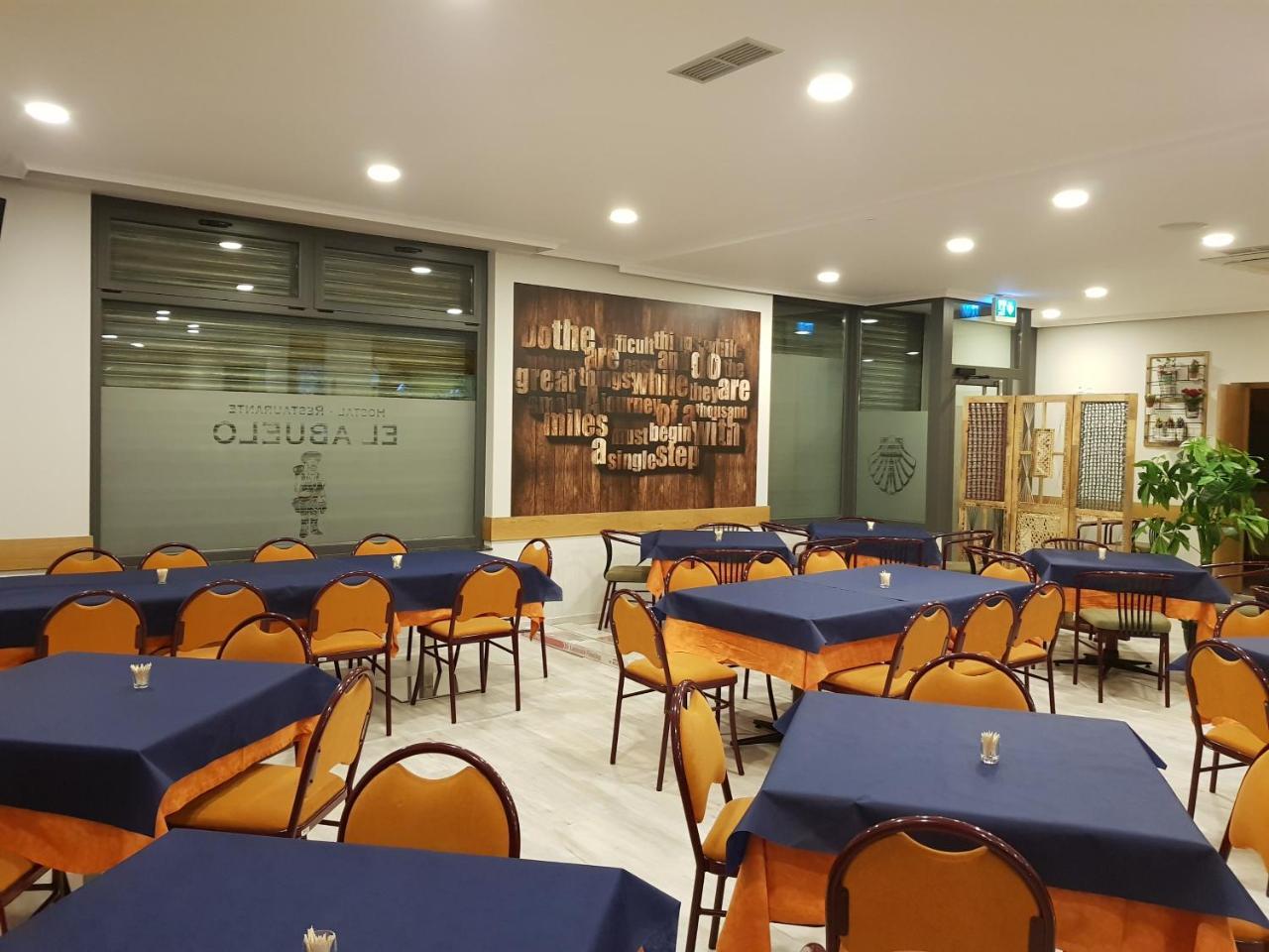 Hostal Restaurante El Abuelo Trobajo Del Camino Zewnętrze zdjęcie