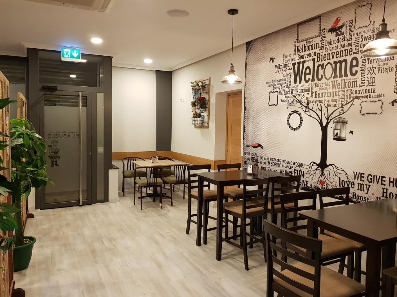 Hostal Restaurante El Abuelo Trobajo Del Camino Zewnętrze zdjęcie