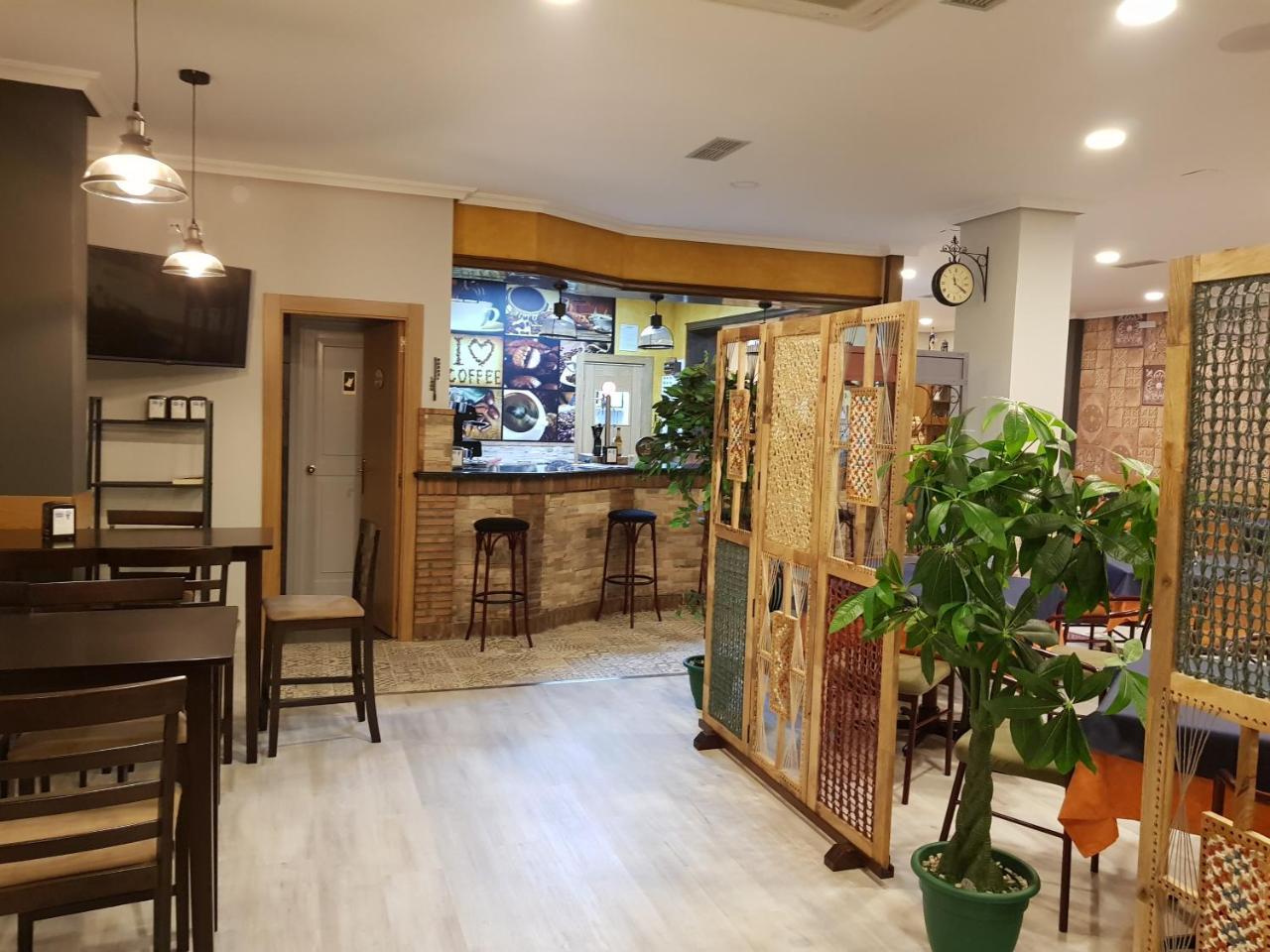 Hostal Restaurante El Abuelo Trobajo Del Camino Zewnętrze zdjęcie