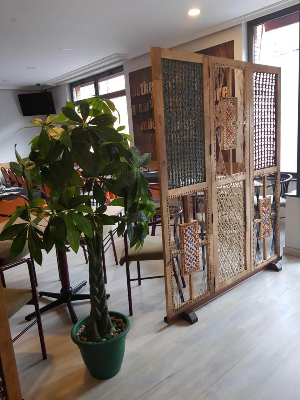 Hostal Restaurante El Abuelo Trobajo Del Camino Zewnętrze zdjęcie