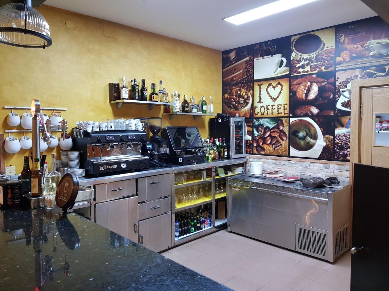 Hostal Restaurante El Abuelo Trobajo Del Camino Zewnętrze zdjęcie
